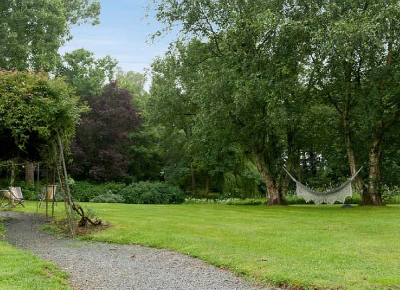 Hotel The Originals Le Château de la Roque, Château / Domaine, Hébécrevon, France